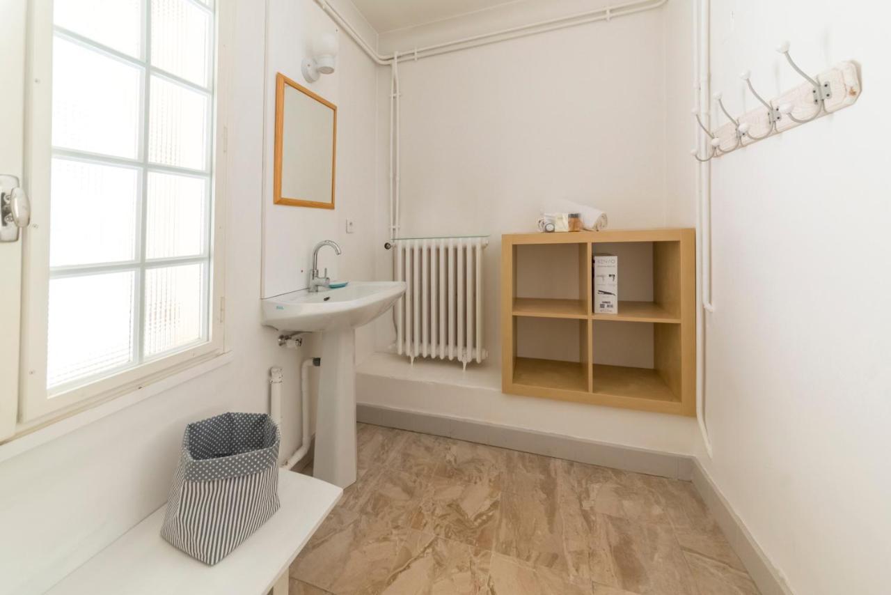 Appartement De Charme - Vue Sur Remparts - Wifi Gratuit - Parking Payant A Proximite Aviñón Exterior foto