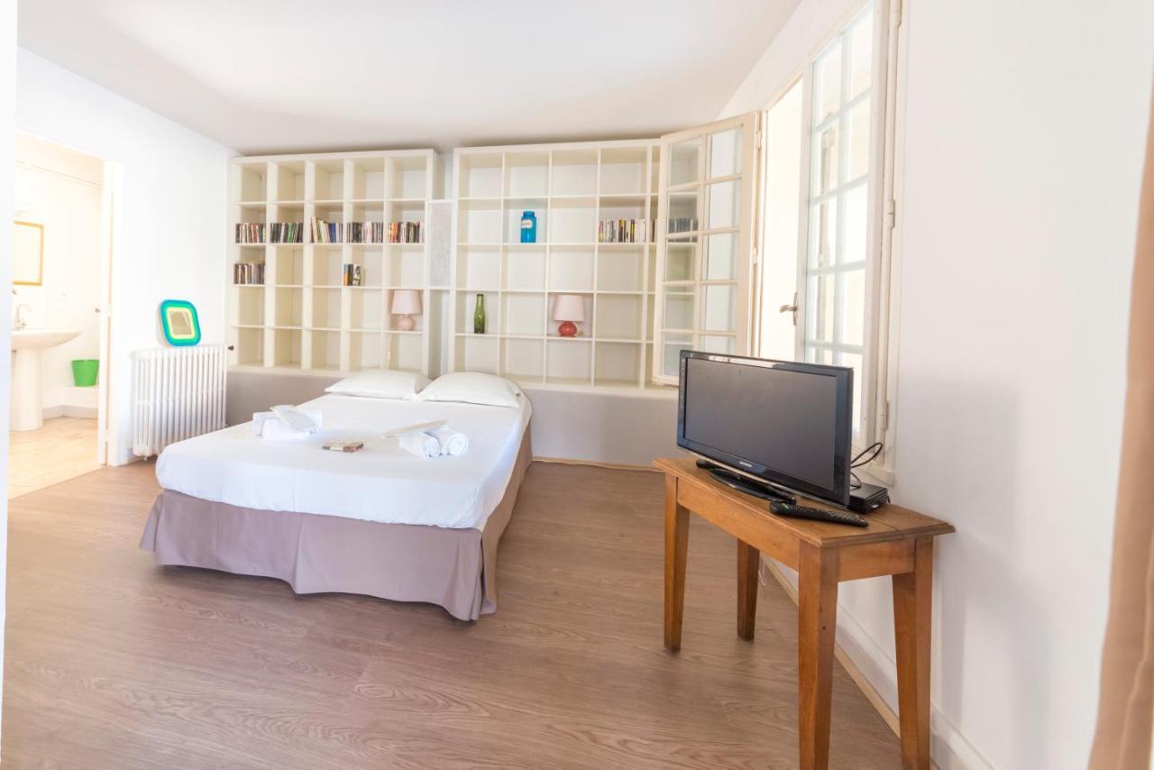 Appartement De Charme - Vue Sur Remparts - Wifi Gratuit - Parking Payant A Proximite Aviñón Exterior foto