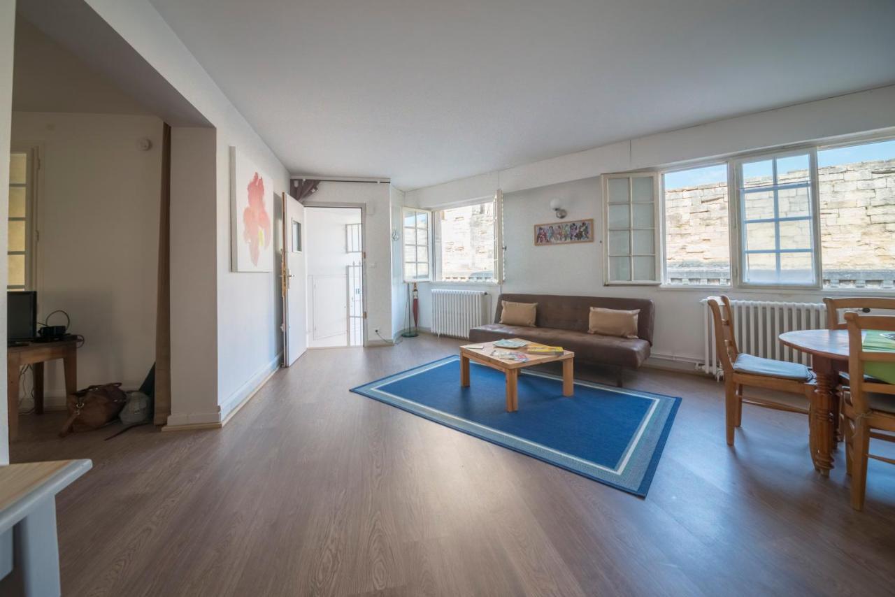 Appartement De Charme - Vue Sur Remparts - Wifi Gratuit - Parking Payant A Proximite Aviñón Exterior foto